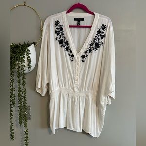 Love & Legend embroidered blouse size 20